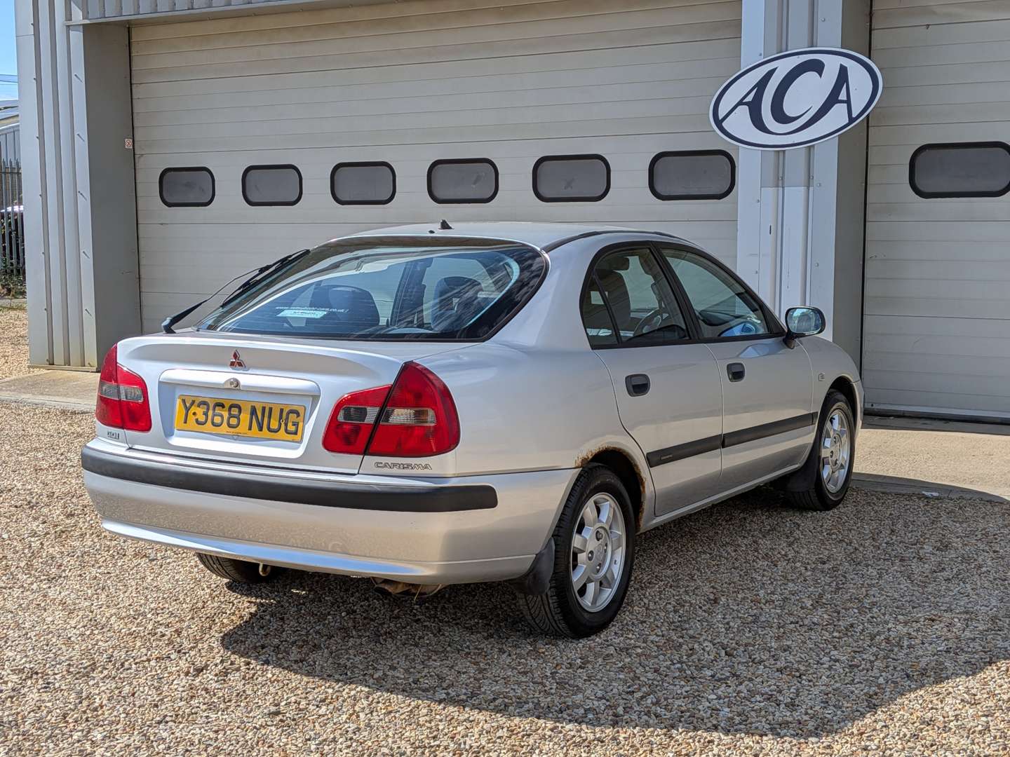 <p>2001 MITSUBISHI CARISMA EQUIPPE GDI</p>
