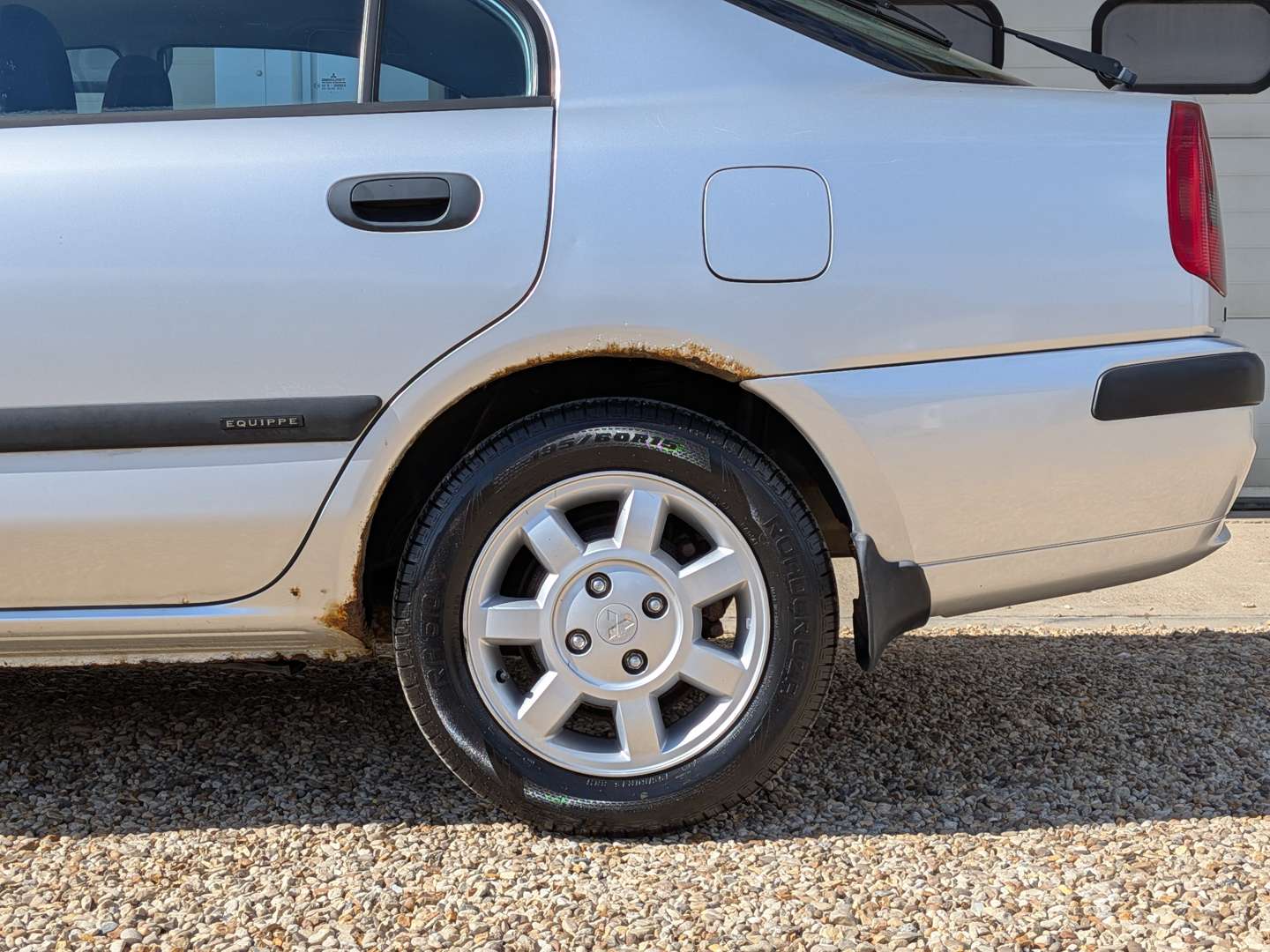 <p>2001 MITSUBISHI CARISMA EQUIPPE GDI</p>