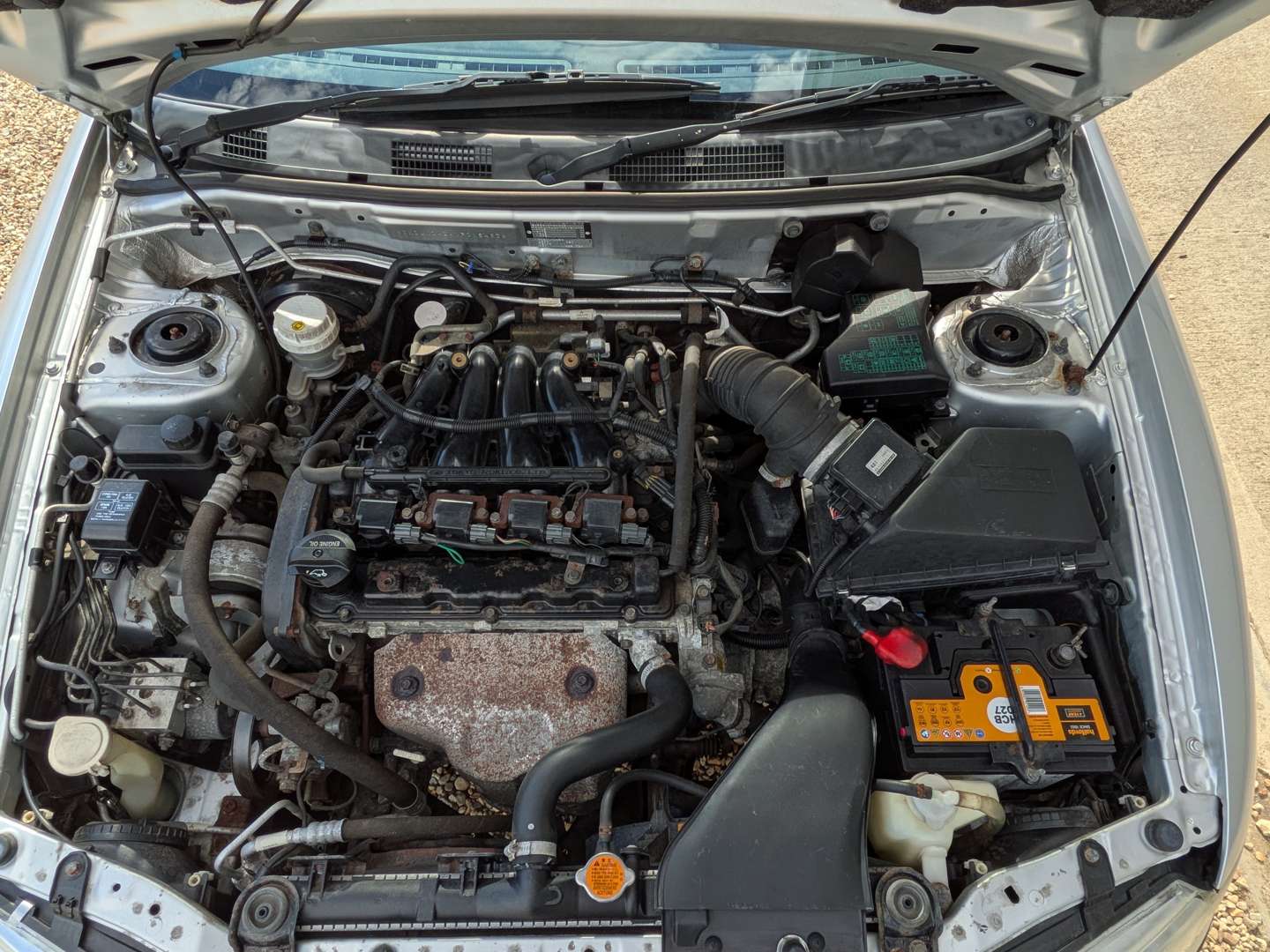 <p>2001 MITSUBISHI CARISMA EQUIPPE GDI</p>