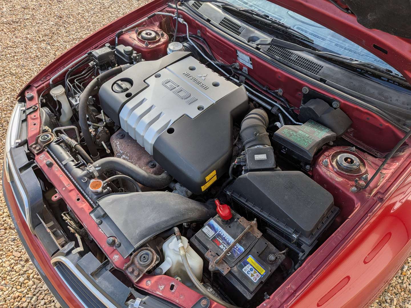 <p>2000 MITSUBISHI CARISMA ELEGANCE GDI</p>