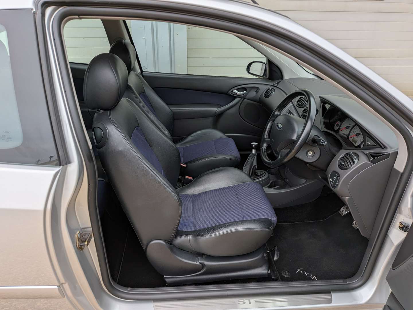 <p>2004 FORD FOCUS ST170</p>