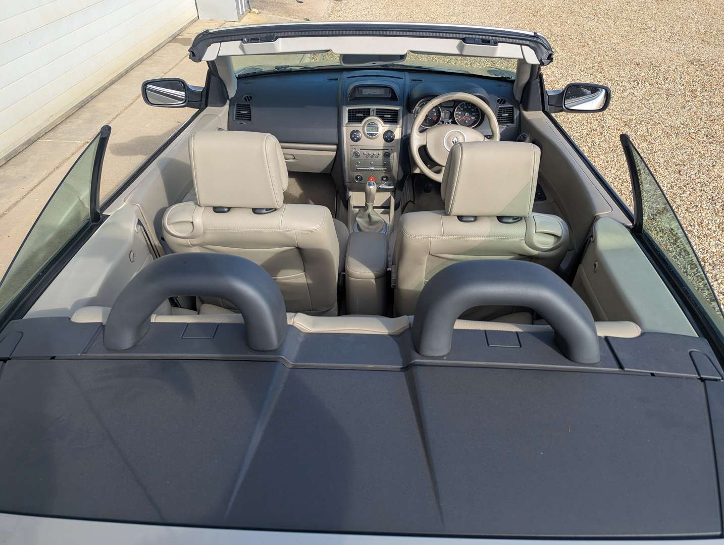 <p>2006 RENUALT MEGANE PRIVILEGE</p>