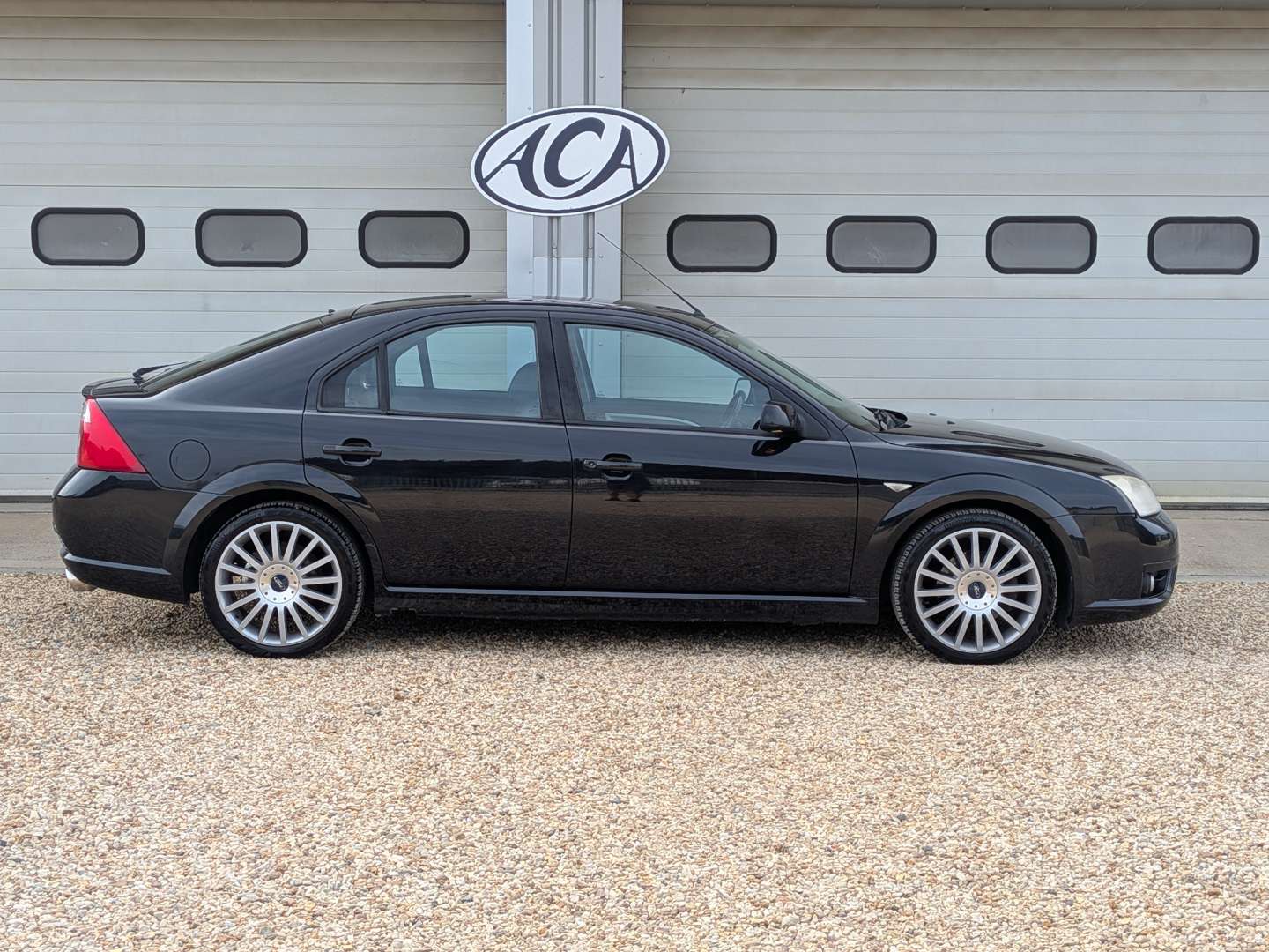 <p>2004 FORD MONDEO ST220</p>