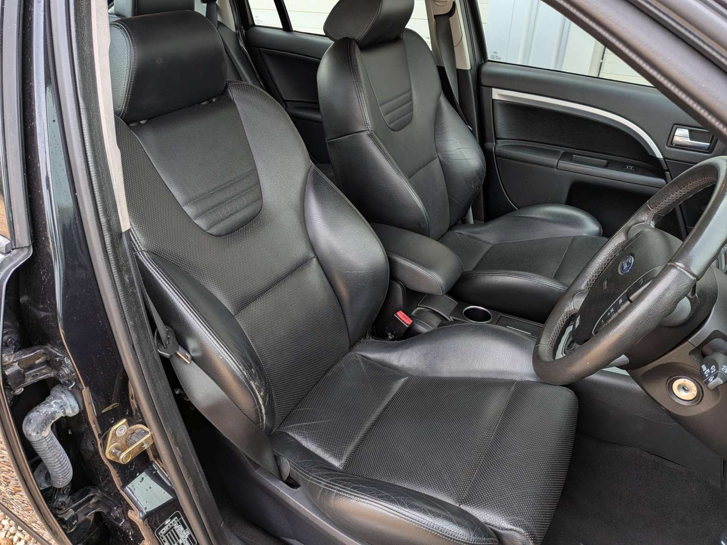 <p>2004 FORD MONDEO ST220</p>