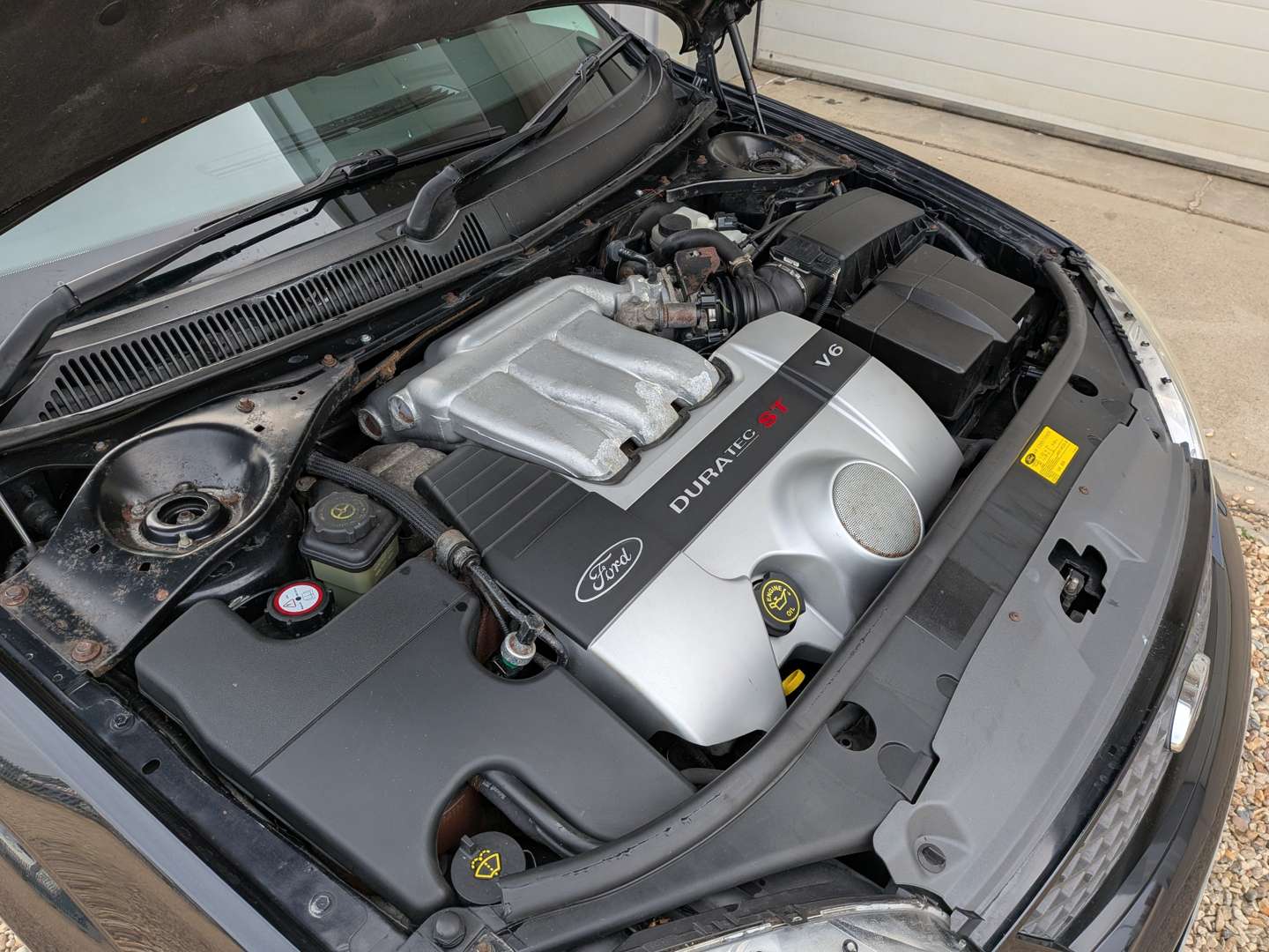<p>2004 FORD MONDEO ST220</p>