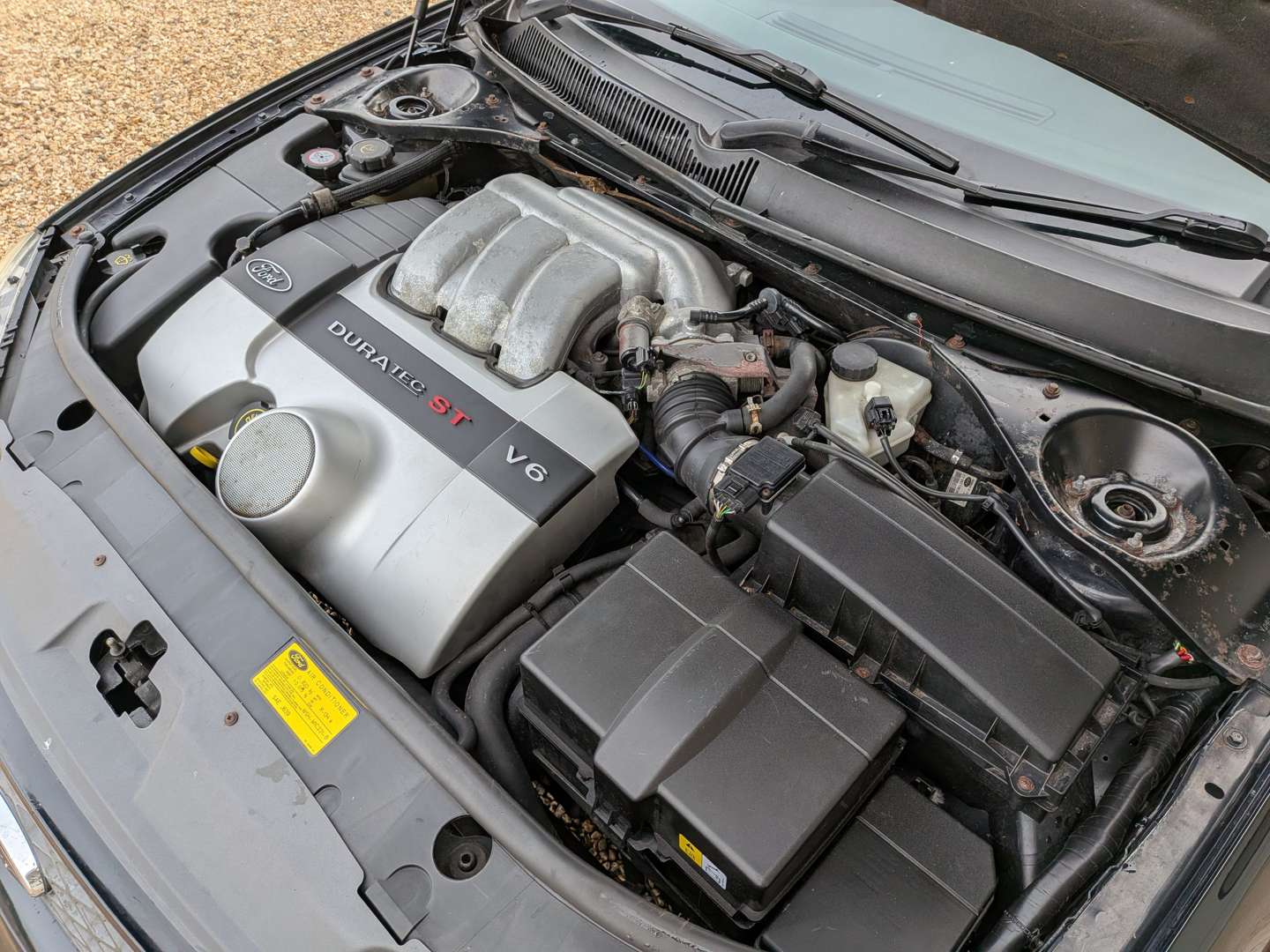 <p>2004 FORD MONDEO ST220</p>