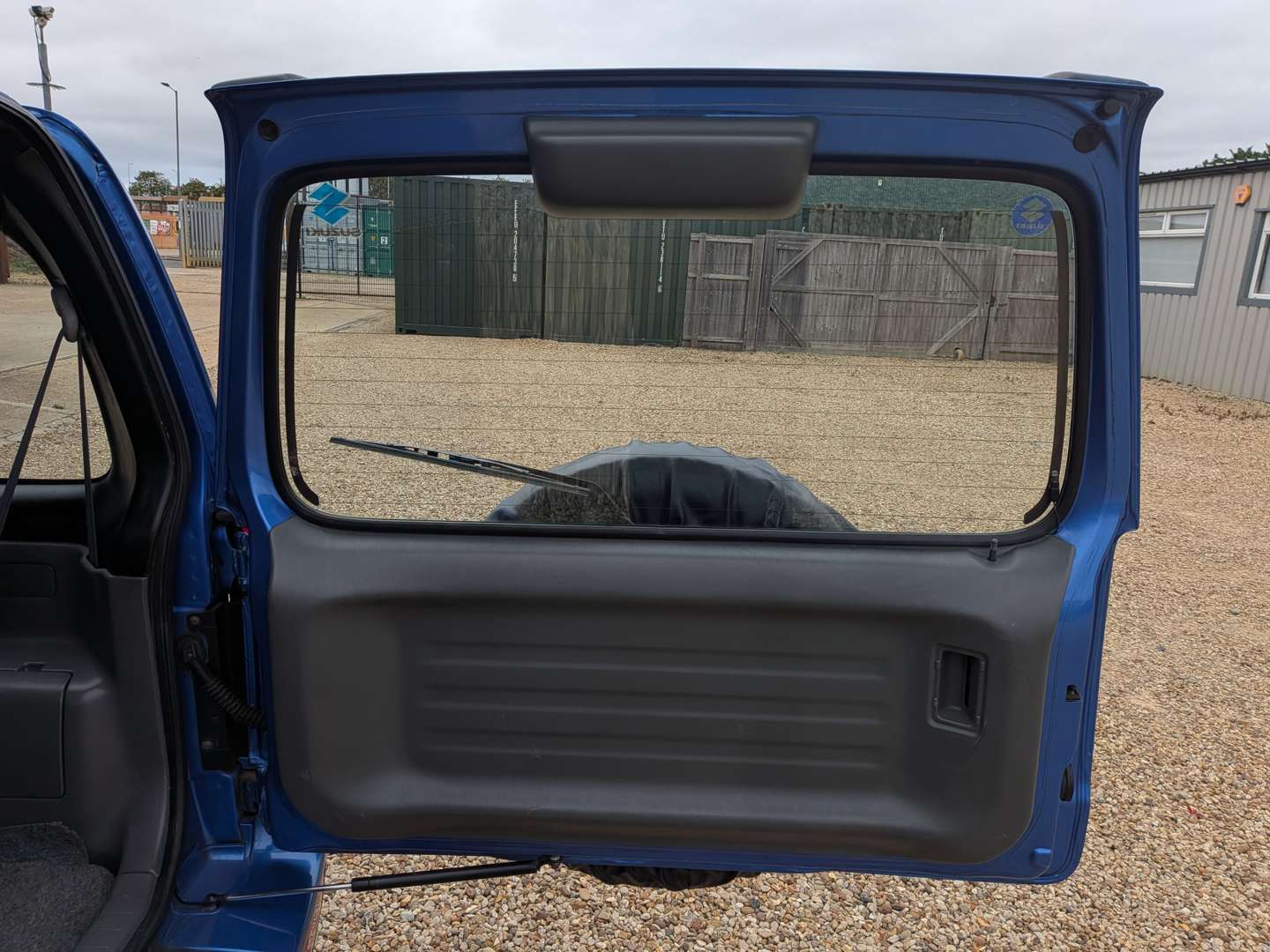 <p>2000 SUZUKI JIMNY JLX</p>