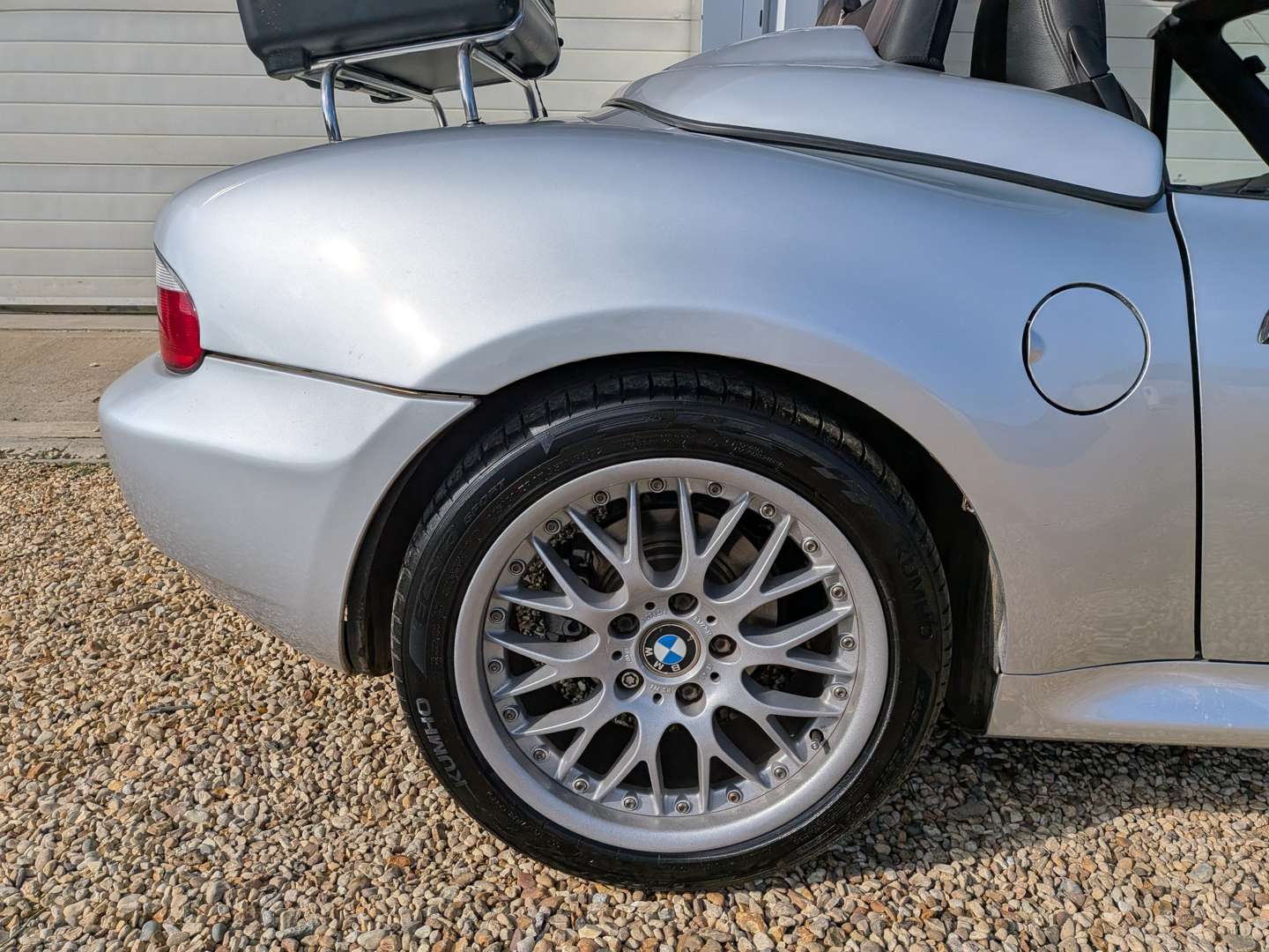 <p>2001 BMW Z3 3.0 ROADSTER</p>
