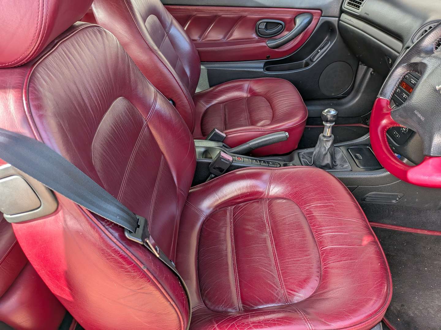 <p>2001 PEUGEOT 406 COUPE SE</p>