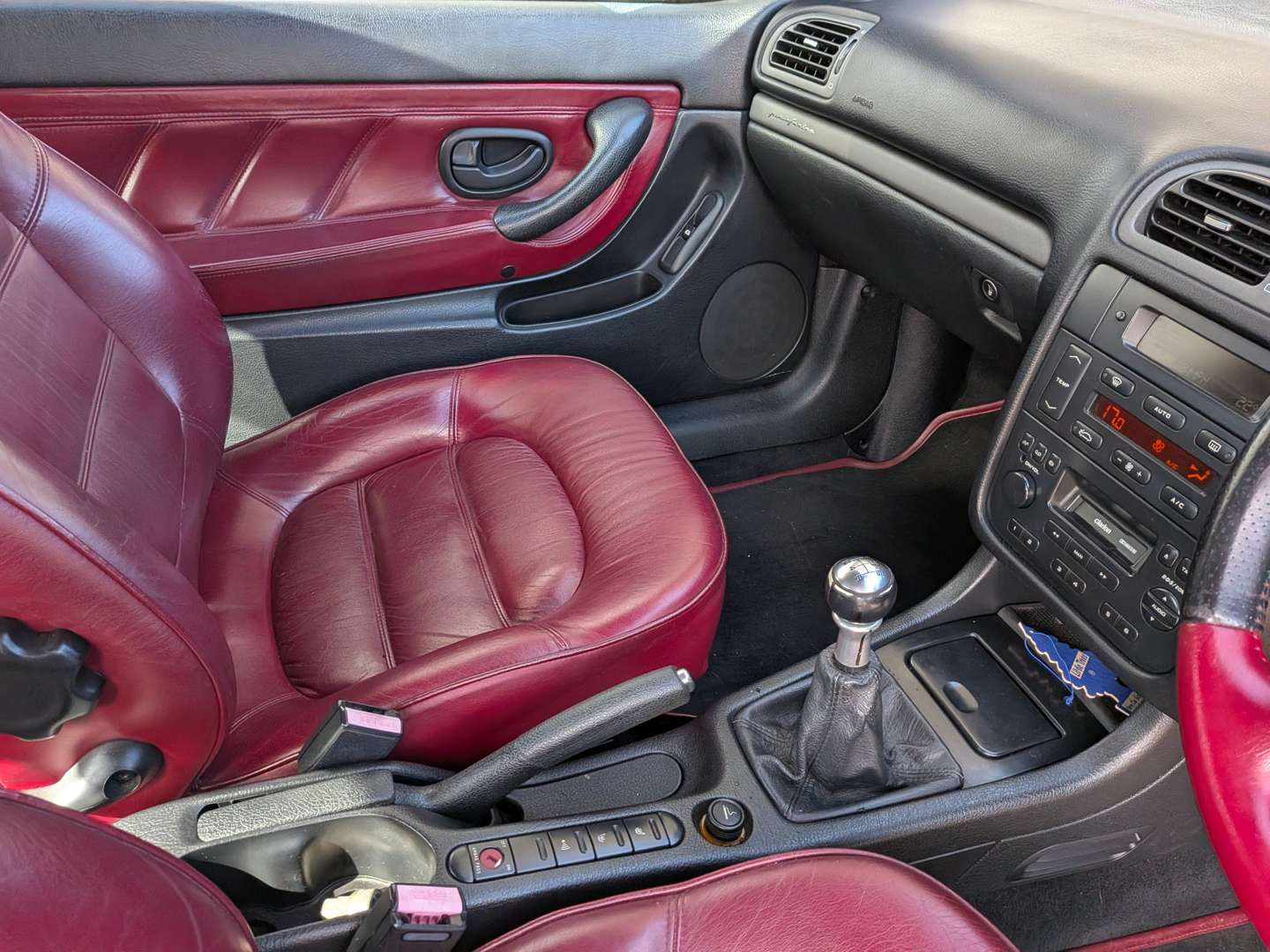 <p>2001 PEUGEOT 406 COUPE SE</p>