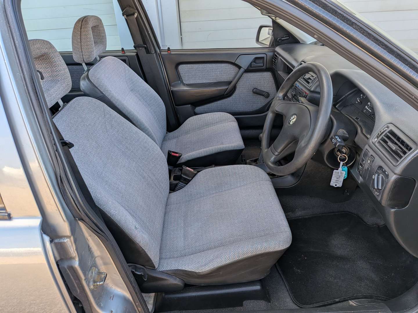 <p>1993 VAUXHALL CAVALIER ENVOY</p>
