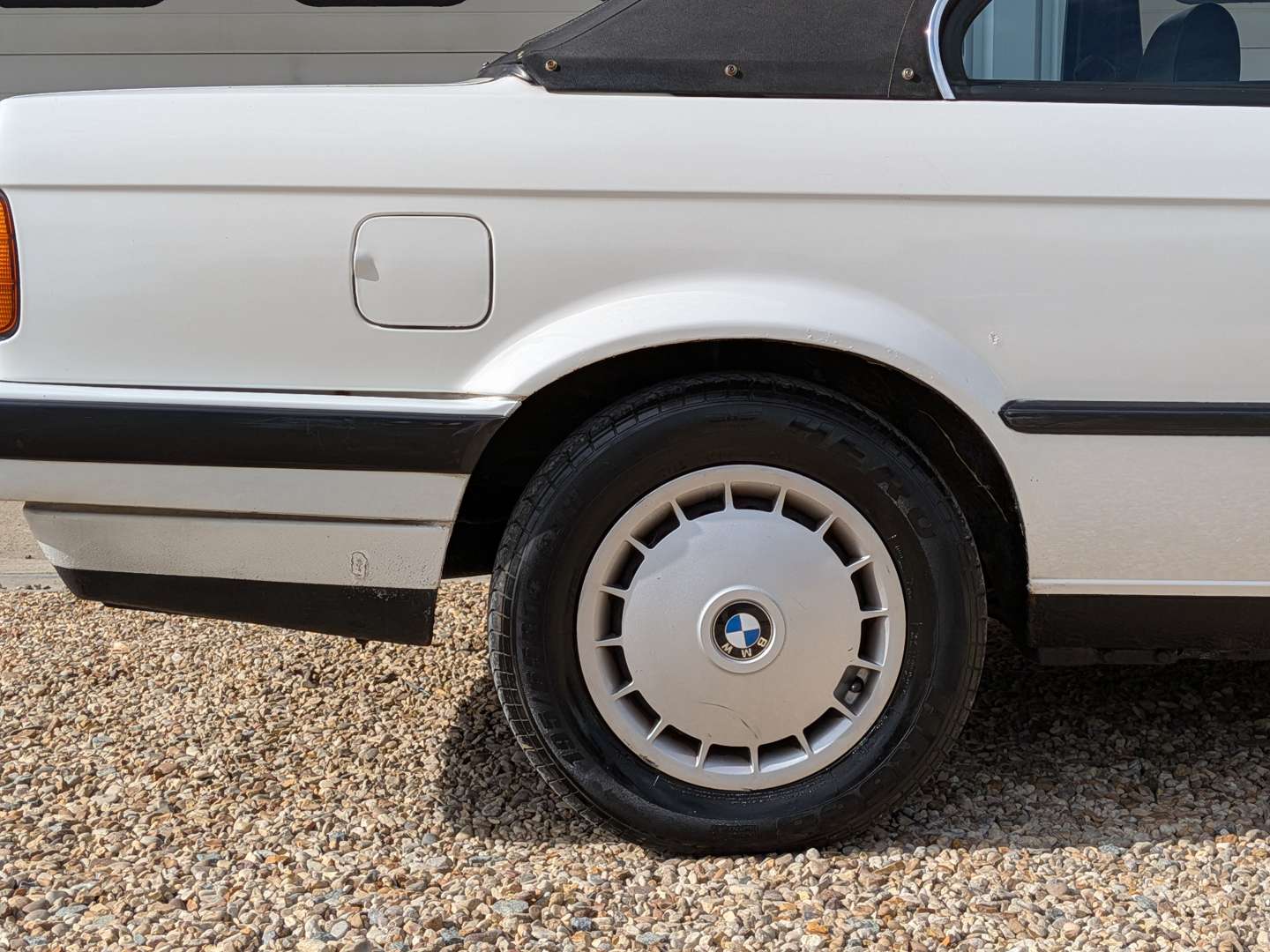 <p>1989 BMW 316I E30 CONVERTIBLE AUTO</p>