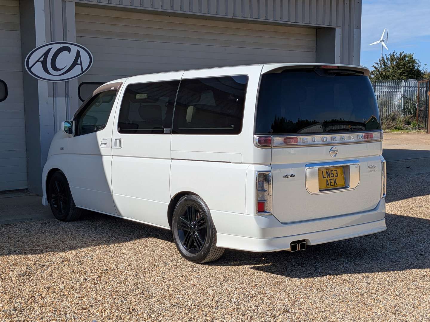 <p>2003 NISSAN ELGRAND - EX KATIE PRICE</p>