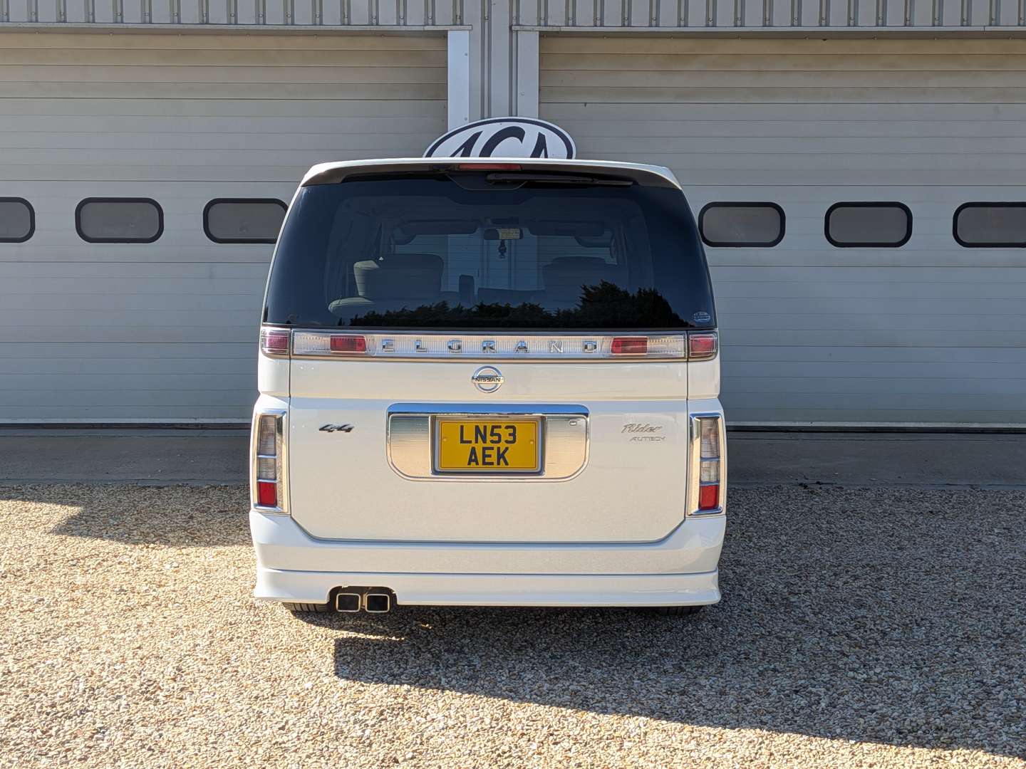 <p>2003 NISSAN ELGRAND - EX KATIE PRICE</p>