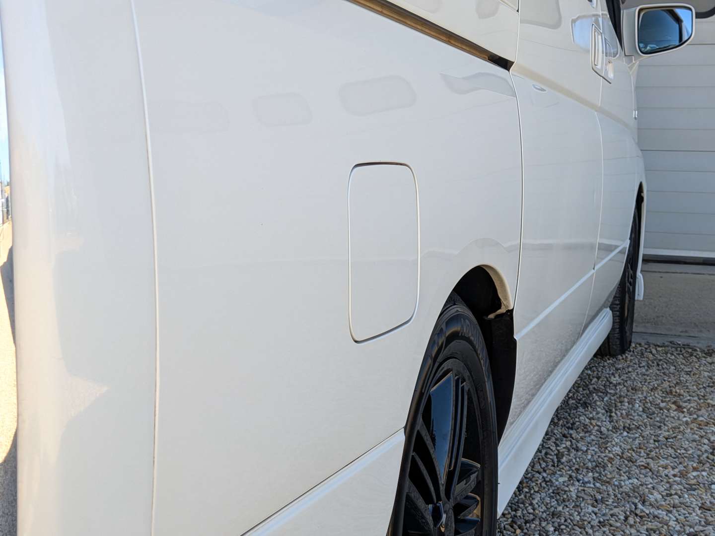 <p>2003 NISSAN ELGRAND - EX KATIE PRICE</p>
