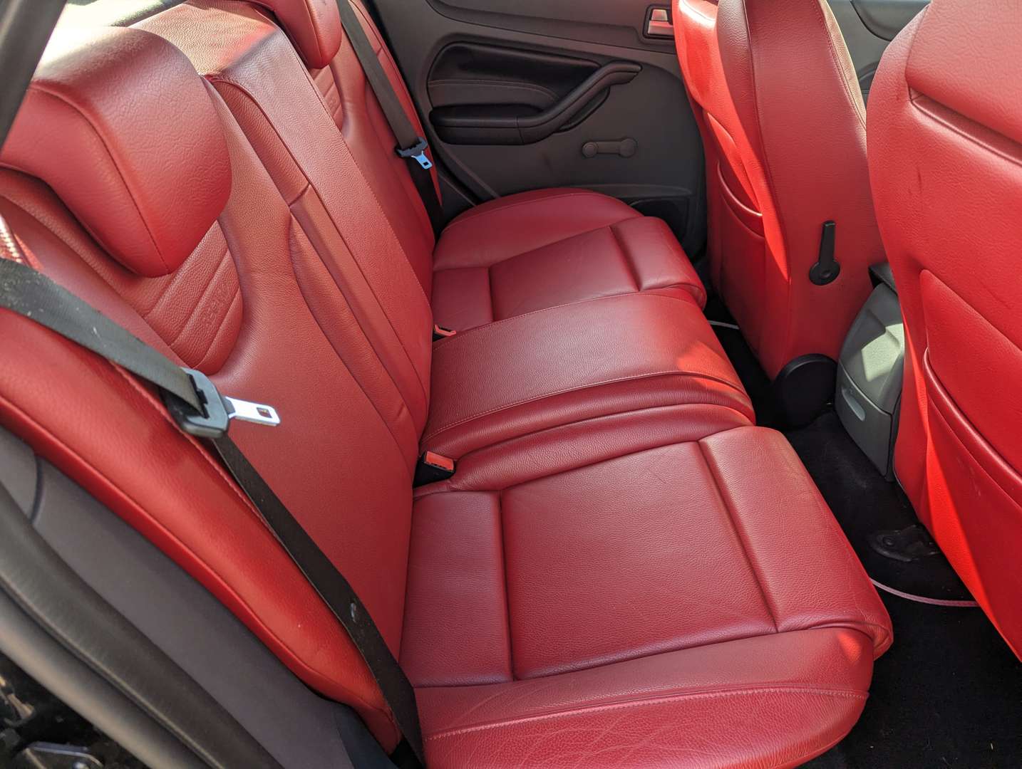 <p>2008 FORD FOCUS ST 500</p>