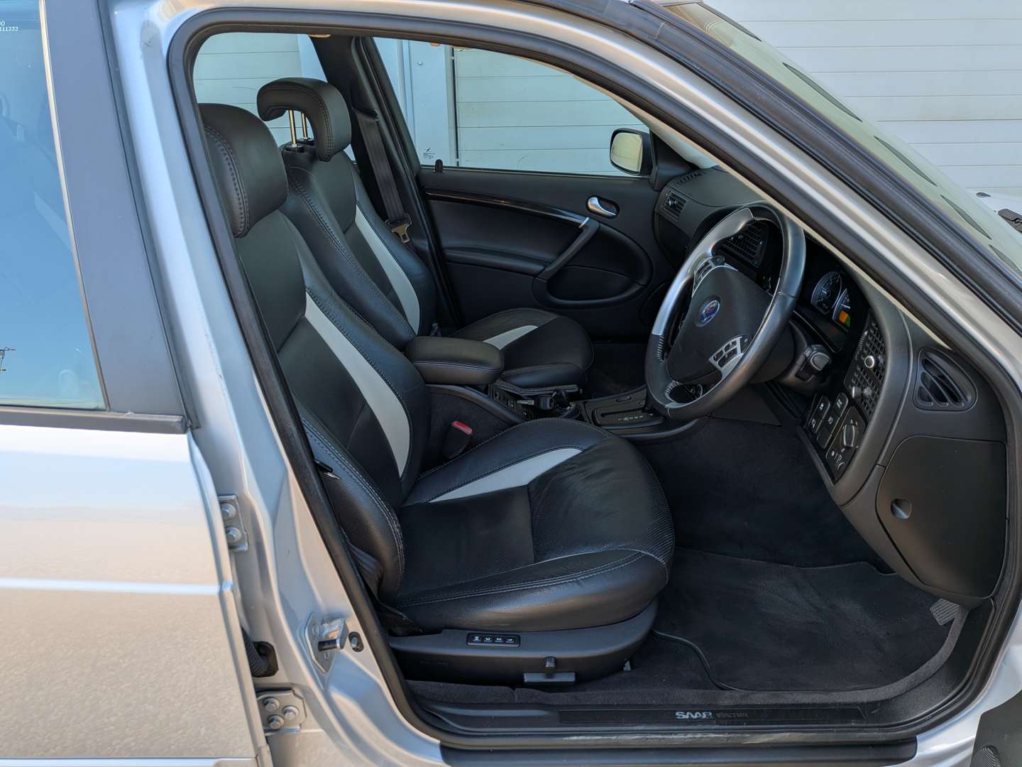 <p>2009 SAAB 9-5 2.3T EDITION AUTO</p>