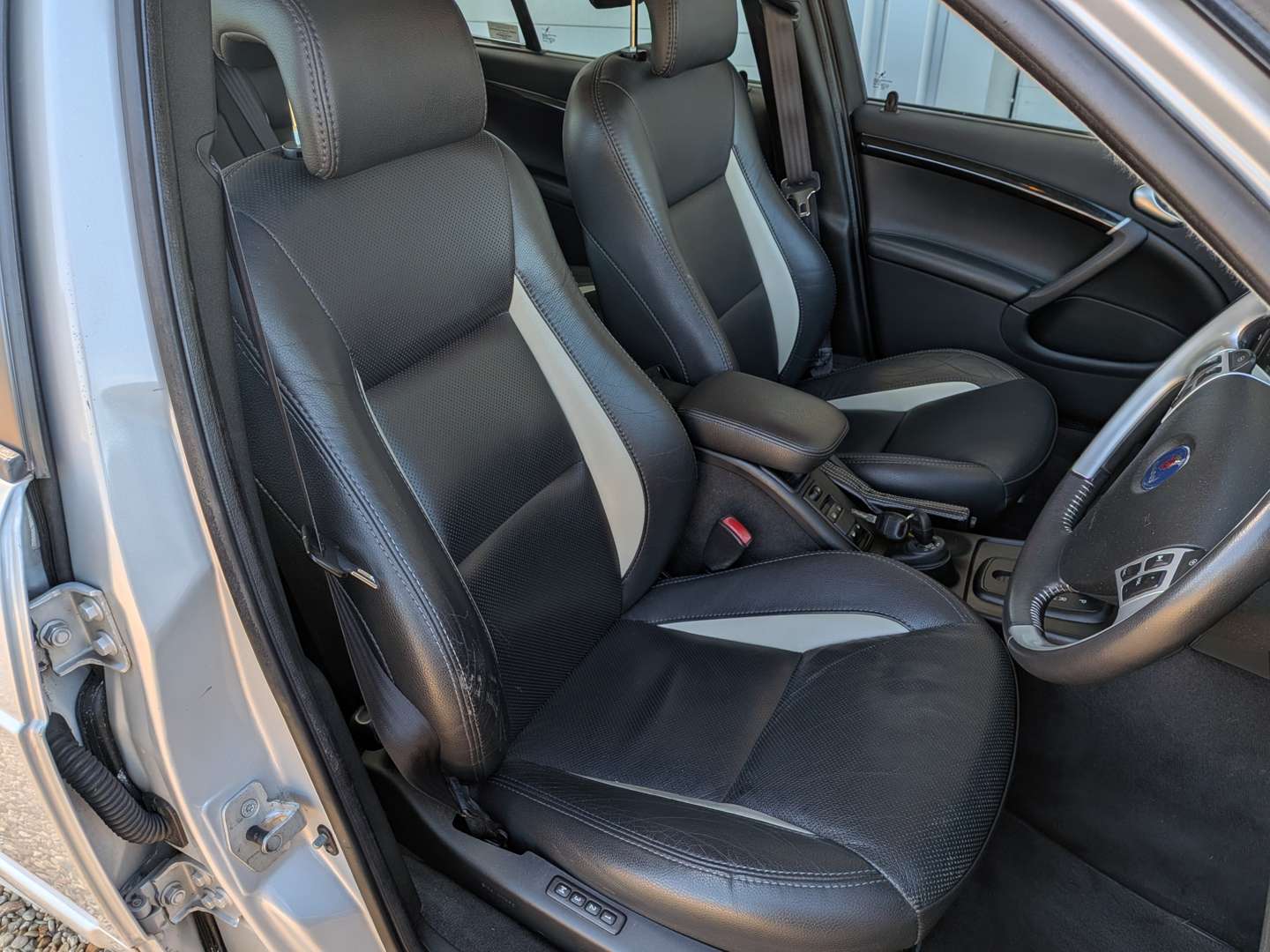 <p>2009 SAAB 9-5 2.3T EDITION AUTO</p>