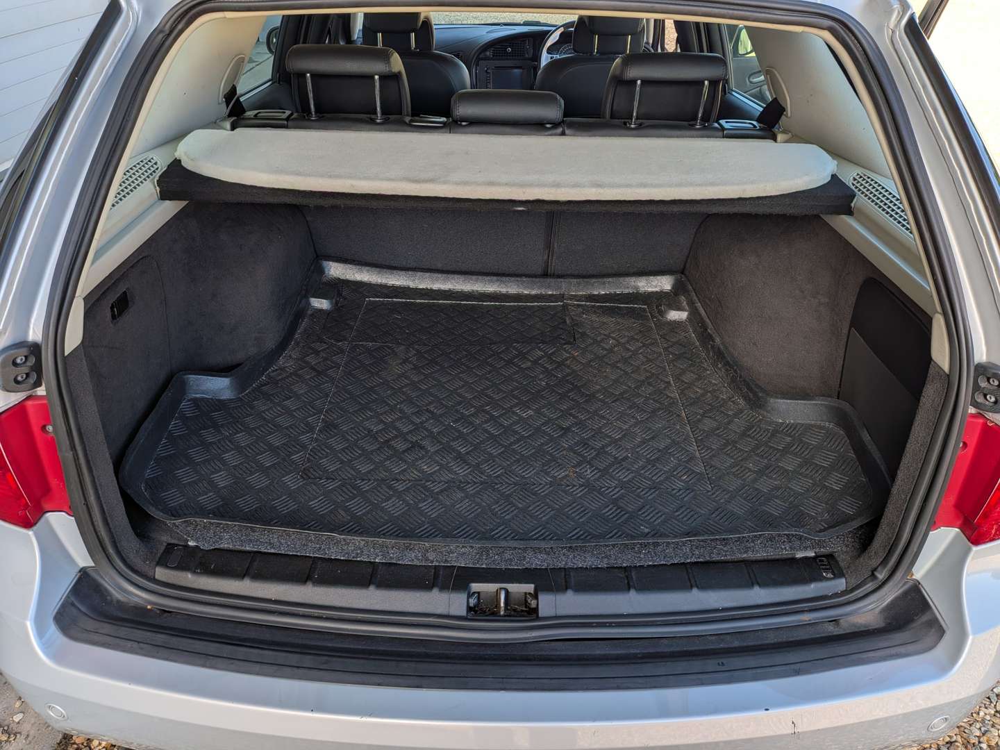 <p>2009 SAAB 9-5 2.3T EDITION AUTO</p>
