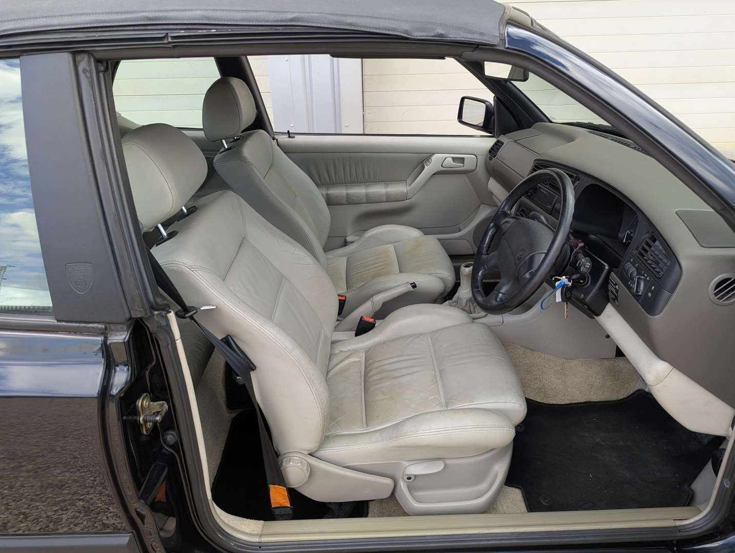 <p>1997 VW GOLF AVANTGARDE CABRIOLET</p>