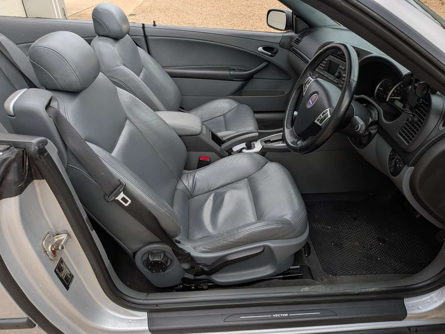 <p>2004 SAAB 9-3 VECTOR 175 BHP</p>