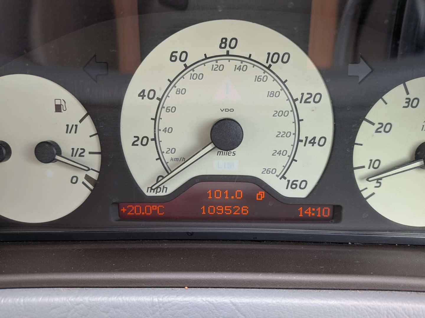 <p>1999 MERCEDES CLK320 A208 SPORT AUTO</p>