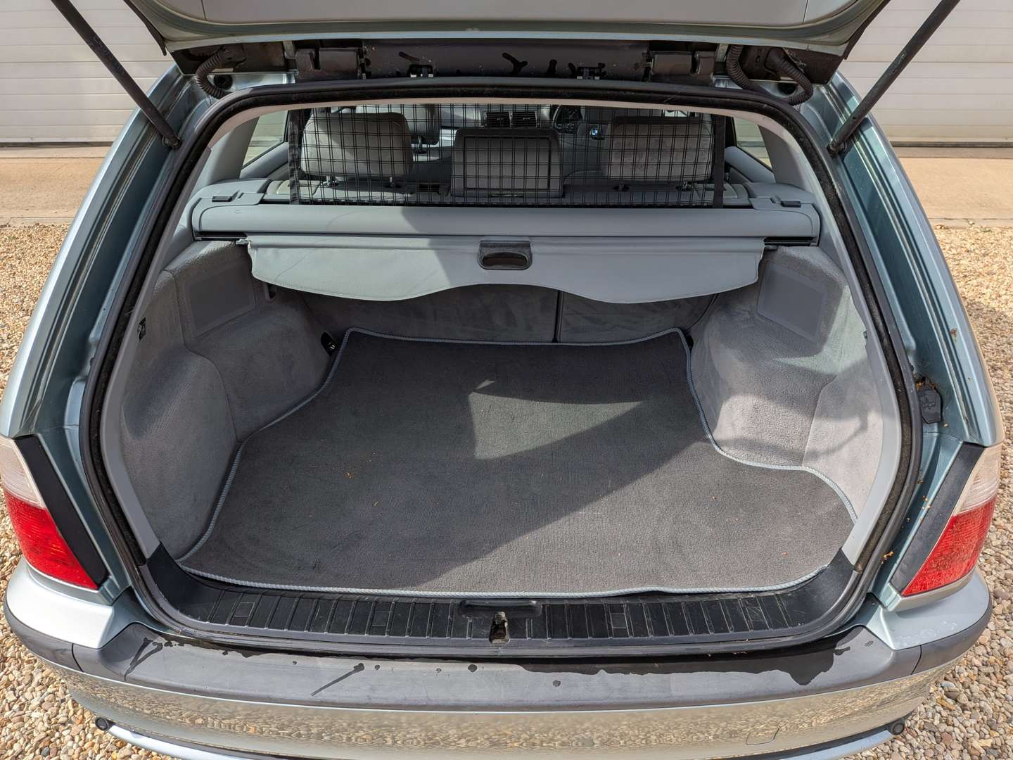 <p>2003 BMW 318I E46 SE TOURING AUTO</p>