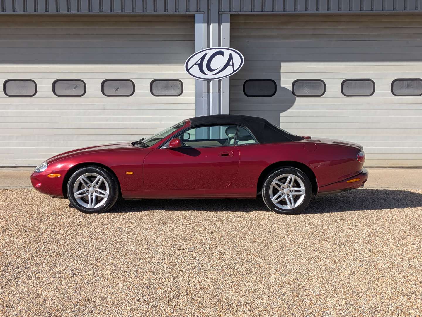 <p>2004 JAGUAR XK8 4.2 CONVERTIBLE AUTO</p>