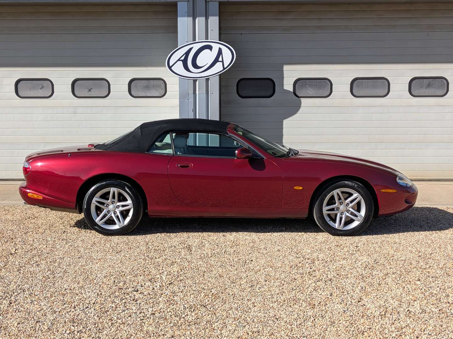 <p>2004 JAGUAR XK8 4.2 CONVERTIBLE AUTO</p>