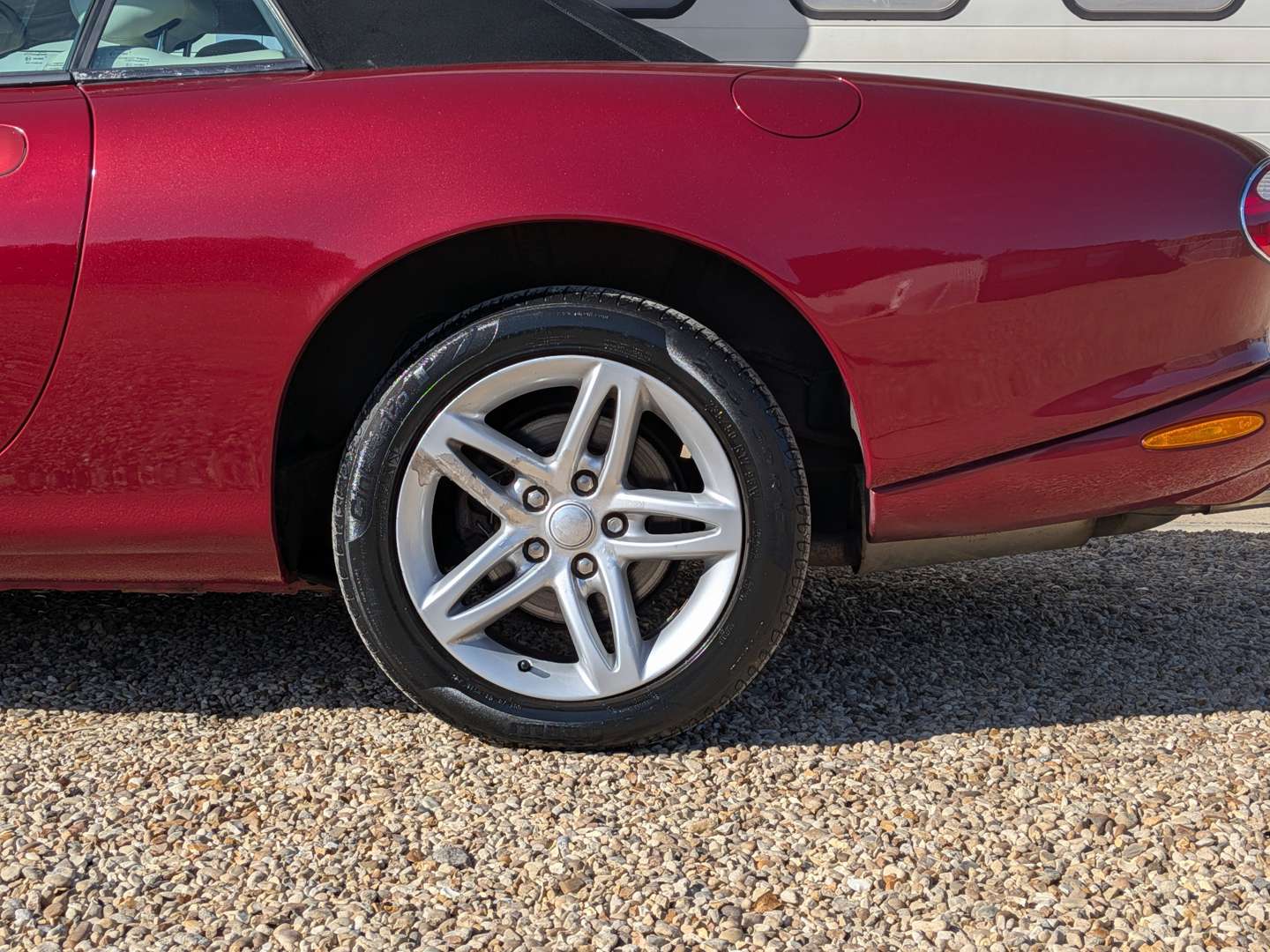 <p>2004 JAGUAR XK8 4.2 CONVERTIBLE AUTO</p>