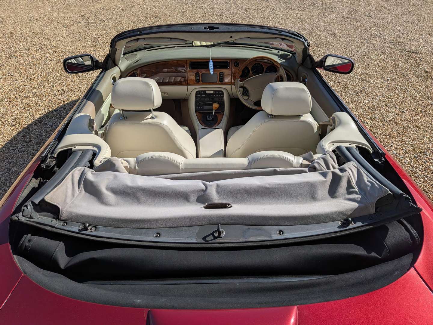 <p>2004 JAGUAR XK8 4.2 CONVERTIBLE AUTO</p>