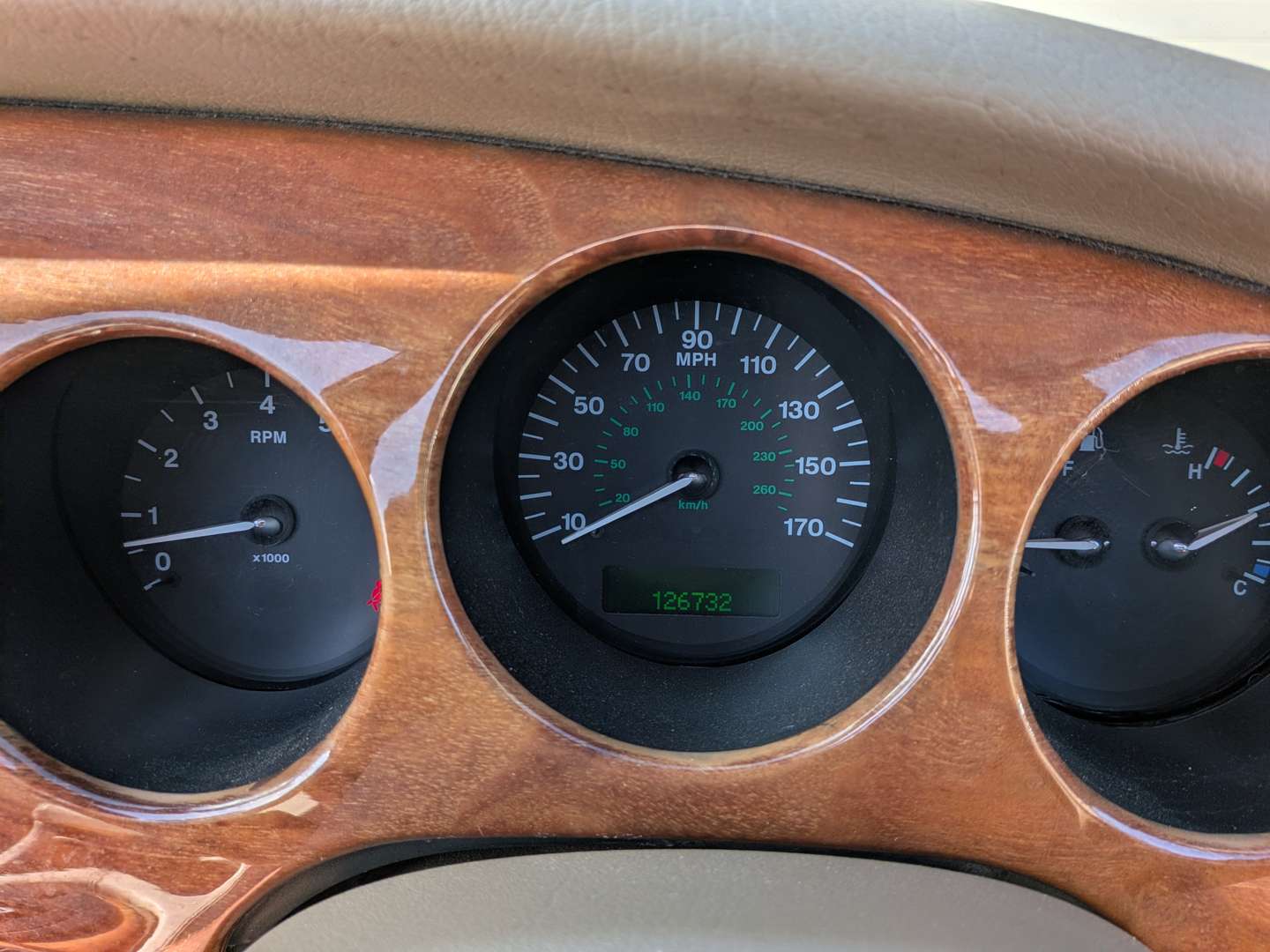 <p>2004 JAGUAR XK8 4.2 CONVERTIBLE AUTO</p>