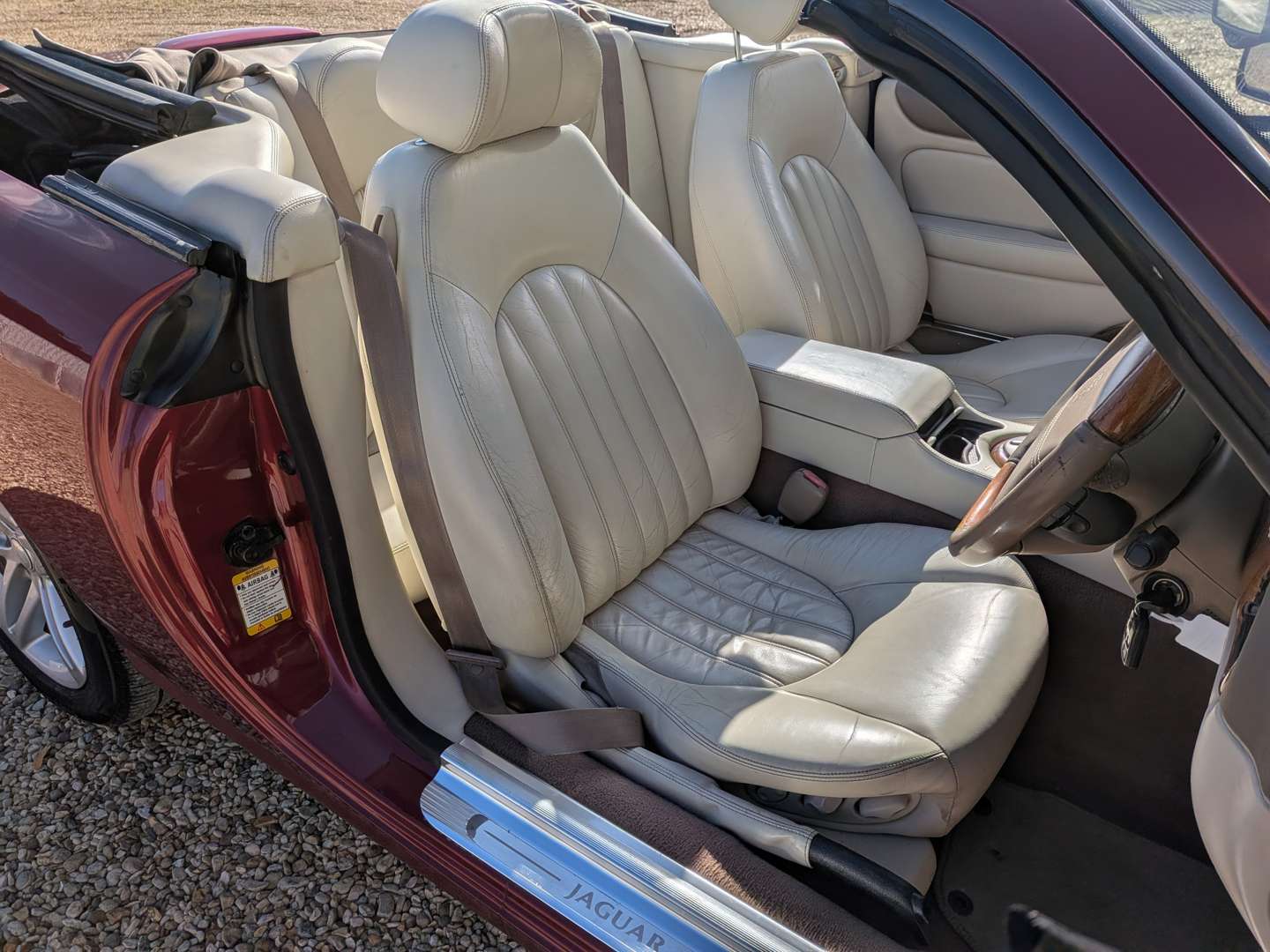 <p>2004 JAGUAR XK8 4.2 CONVERTIBLE AUTO</p>