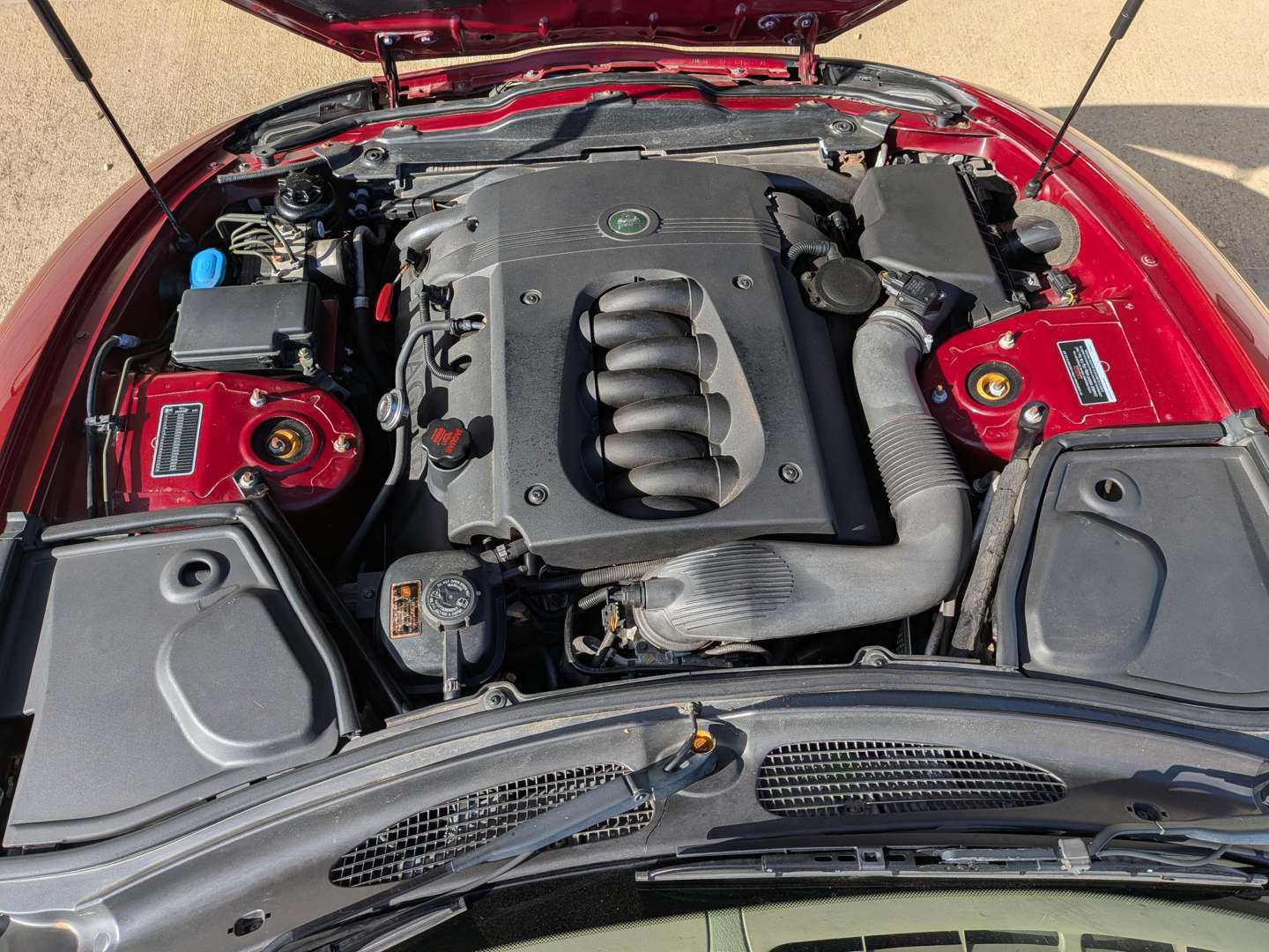 <p>2004 JAGUAR XK8 4.2 CONVERTIBLE AUTO</p>