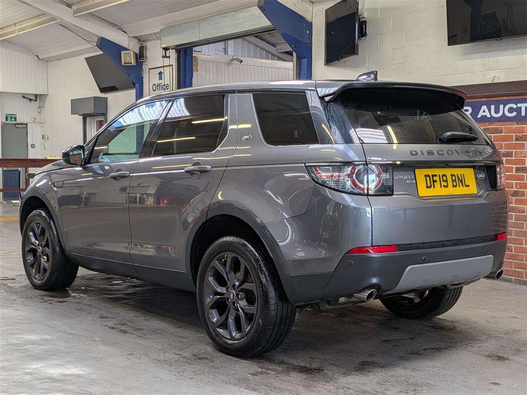 <p>2019 LAND ROVER DISCOVERY SPORT LANDMARK</p>