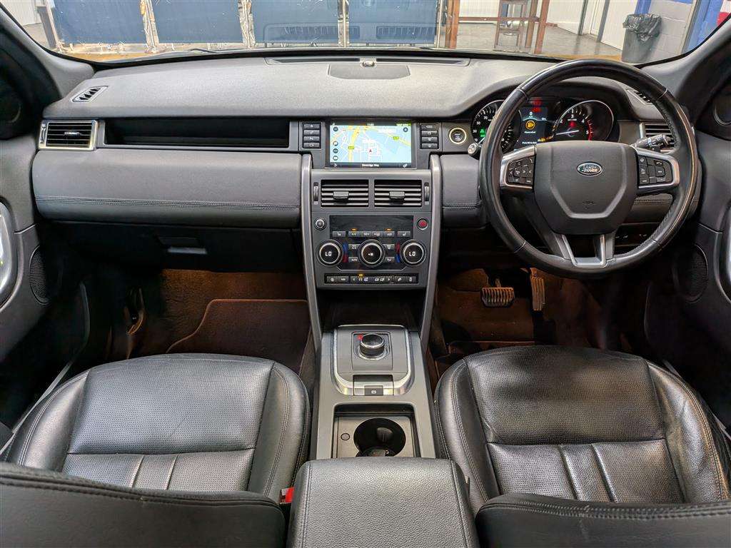 <p>2019 LAND ROVER DISCOVERY SPORT LANDMARK</p>