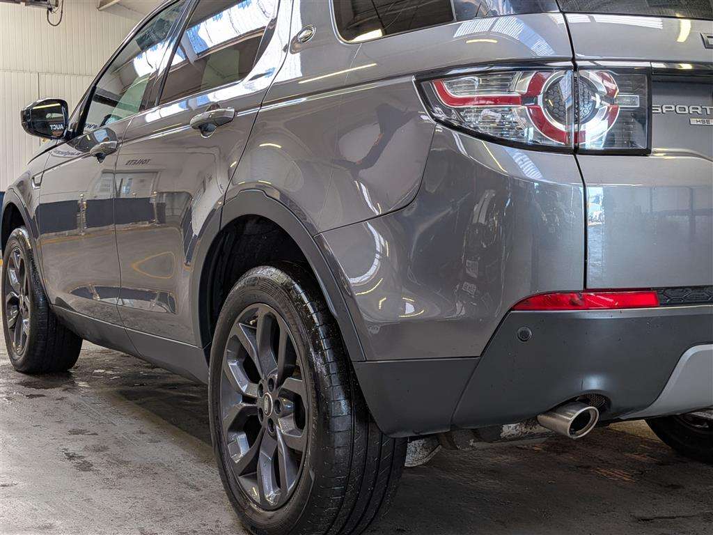 <p>2019 LAND ROVER DISCOVERY SPORT LANDMARK</p>