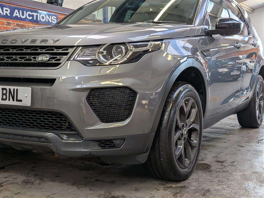 <p>2019 LAND ROVER DISCOVERY SPORT LANDMARK</p>