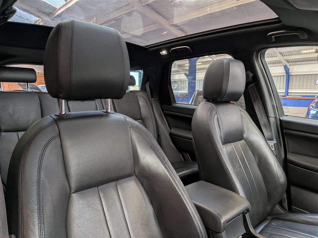 <p>2019 LAND ROVER DISCOVERY SPORT LANDMARK</p>