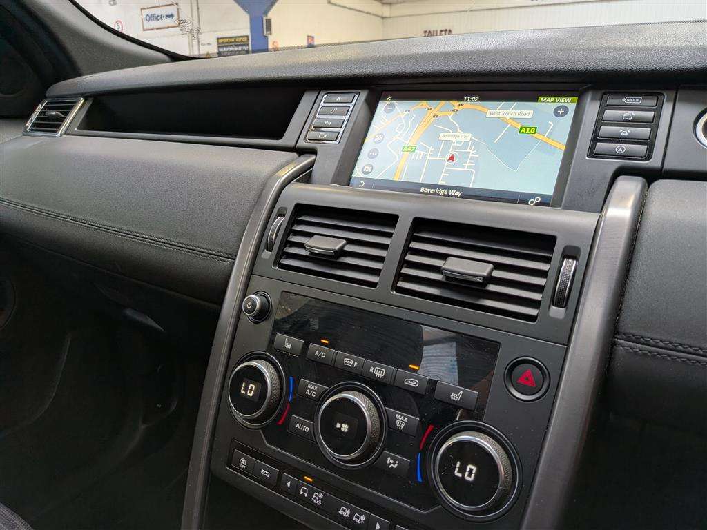 <p>2019 LAND ROVER DISCOVERY SPORT LANDMARK</p>