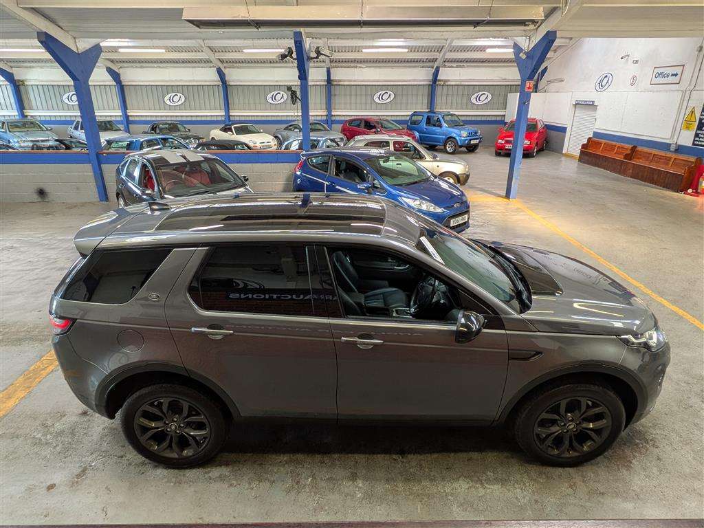 <p>2019 LAND ROVER DISCOVERY SPORT LANDMARK</p>
