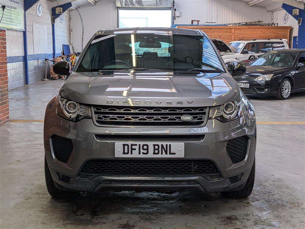 <p>2019 LAND ROVER DISCOVERY SPORT LANDMARK</p>