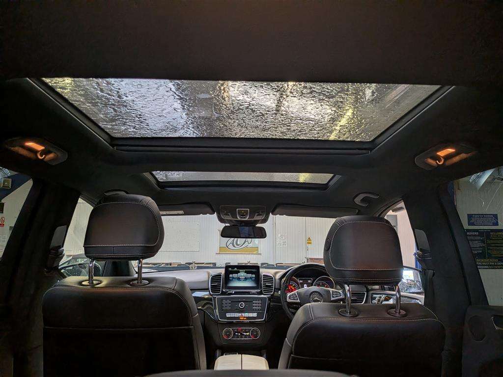 <p>2018 MERCEDES-BENZ GLE 250 AMG NGHT ED PRM+D</p>