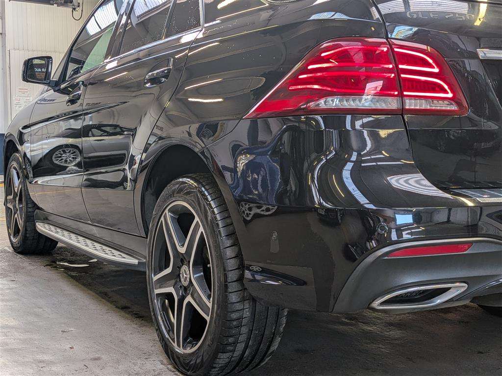 <p>2018 MERCEDES-BENZ GLE 250 AMG NGHT ED PRM+D</p>