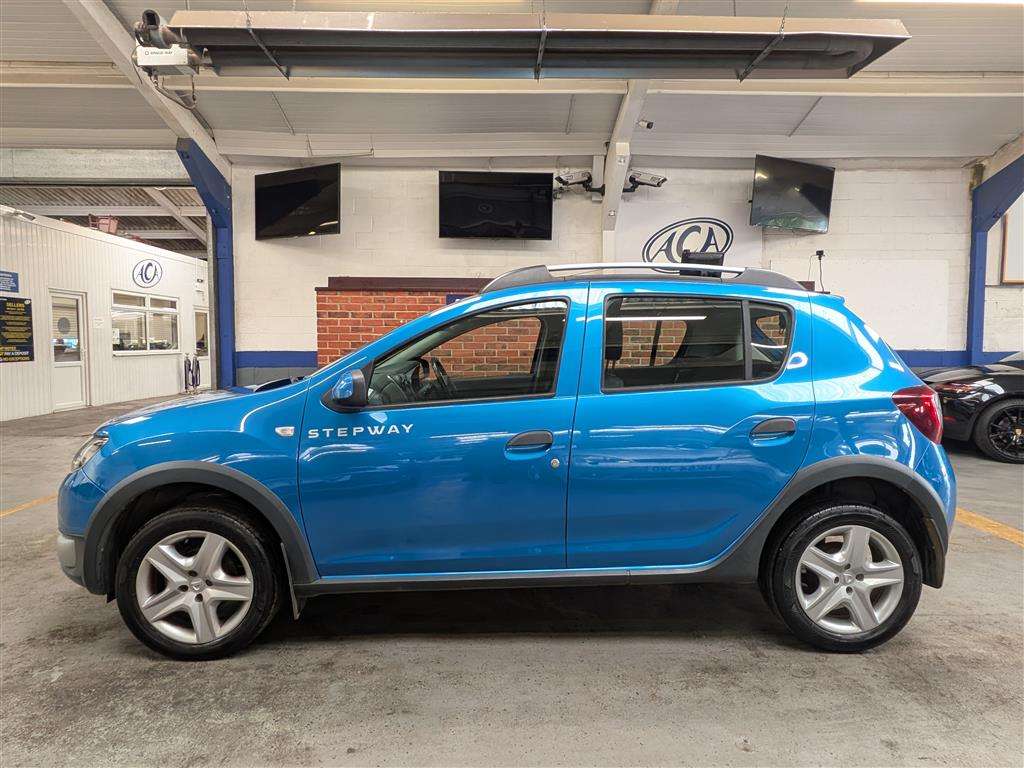 <p>2015 DACIA SANDERO STEPWAY LAUREATE</p>