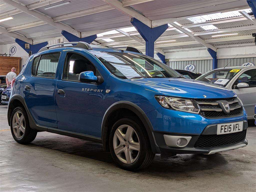 <p>2015 DACIA SANDERO STEPWAY LAUREATE</p>