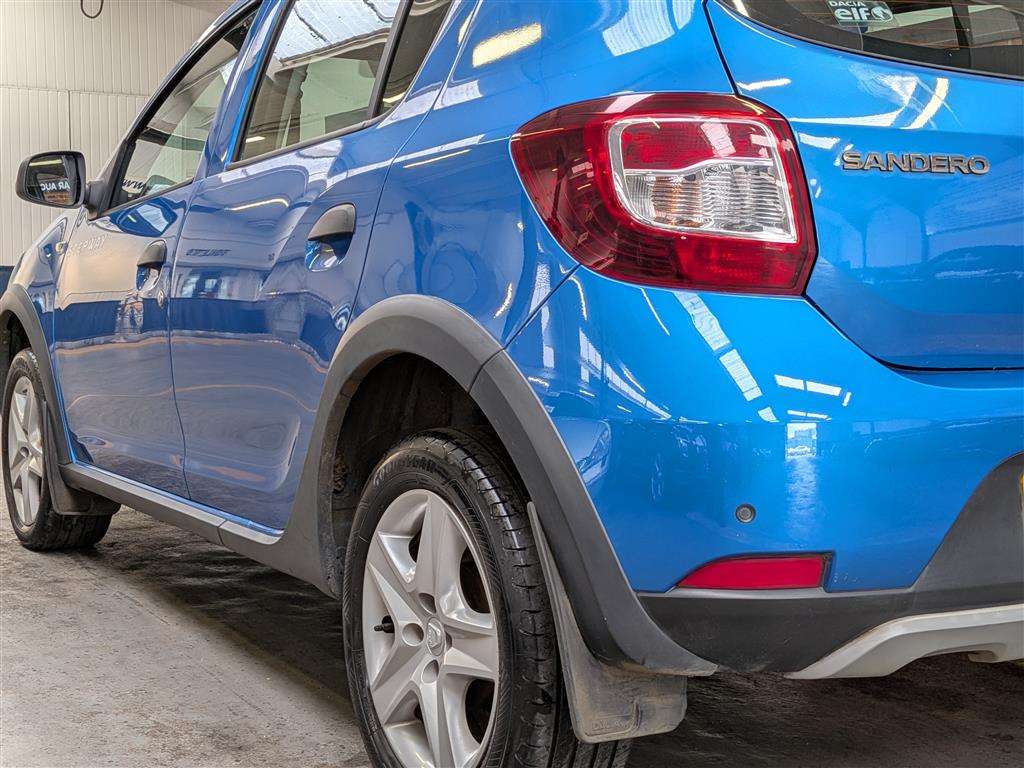 <p>2015 DACIA SANDERO STEPWAY LAUREATE</p>