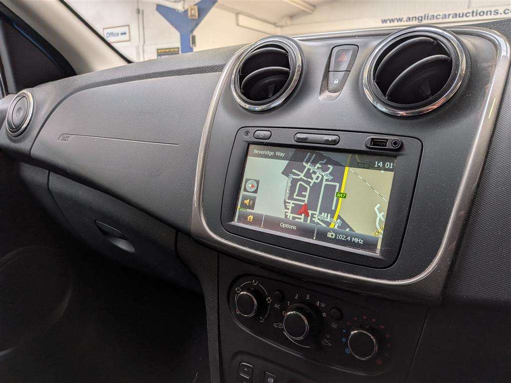 <p>2015 DACIA SANDERO STEPWAY LAUREATE</p>