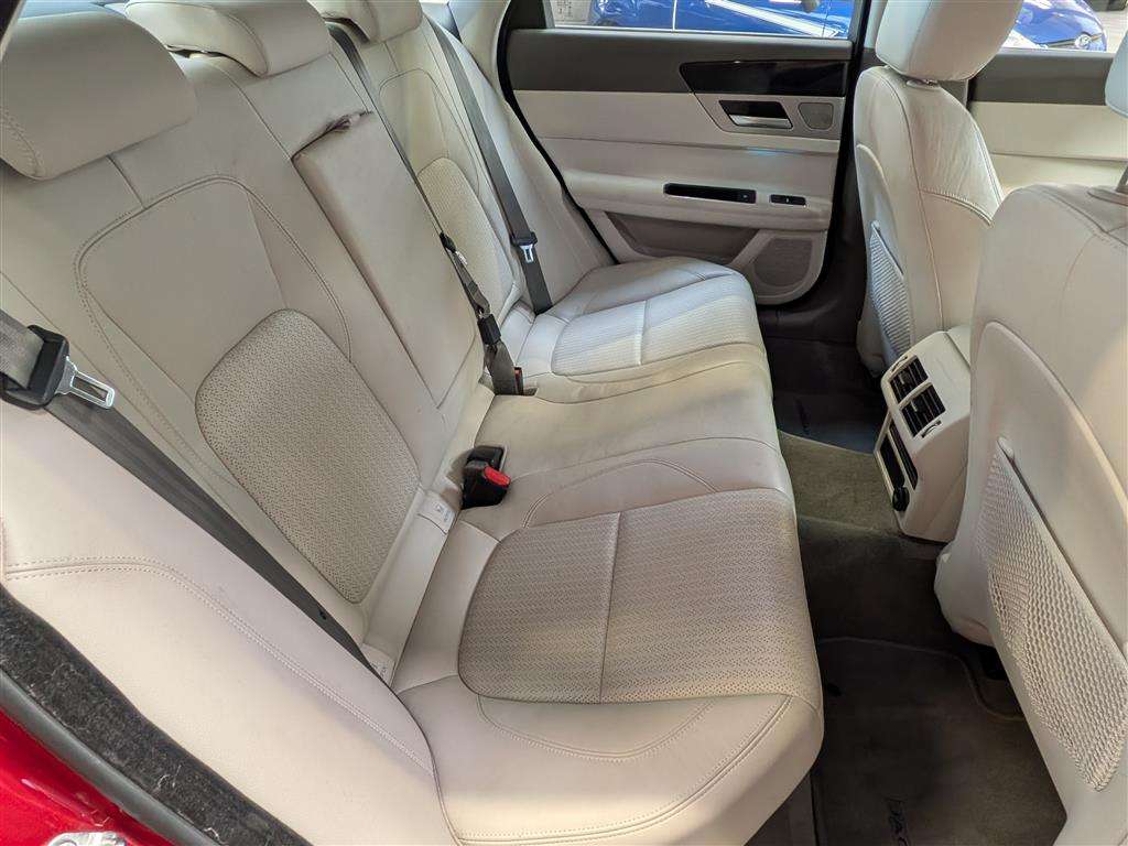 <p>2017 JAGUAR XF PRESTIGE D AUTO</p>