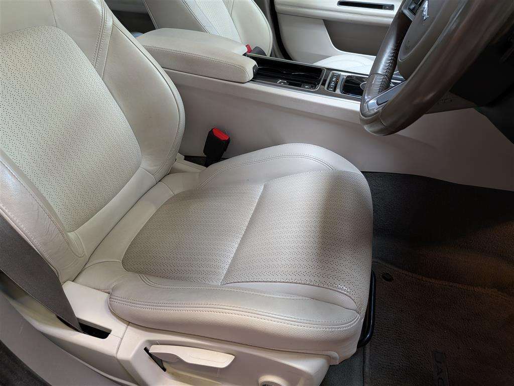 <p>2017 JAGUAR XF PRESTIGE D AUTO</p>